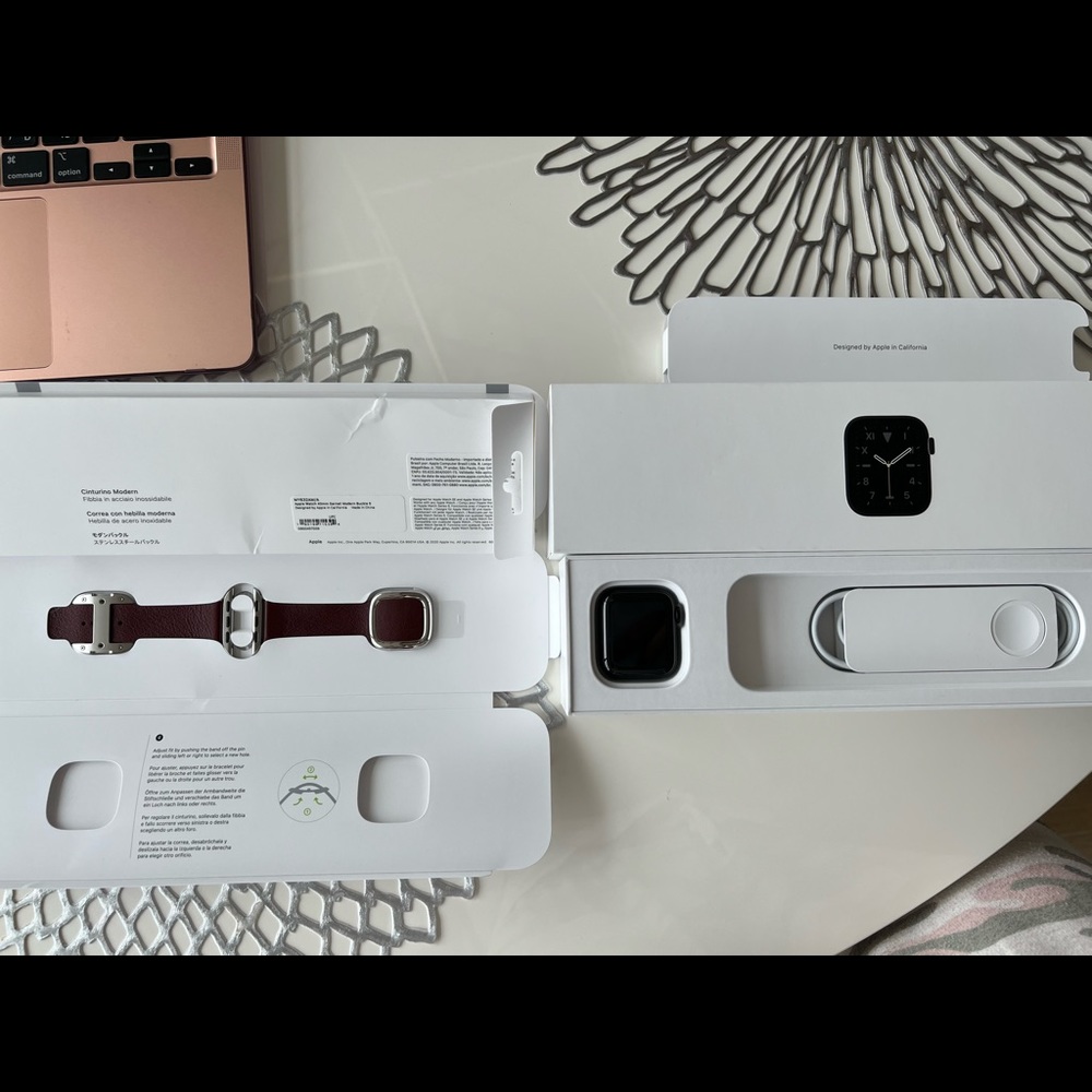 Apple Watch Series 6 40mm Space Black Titanium Cellular